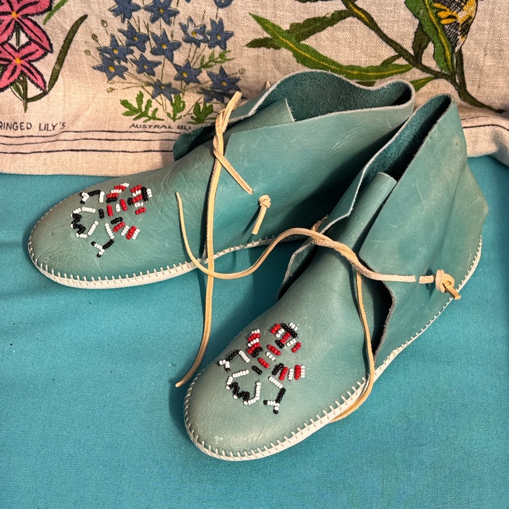Vintage Hand Made Native American Teal Leather Beaded Women's Moccasins